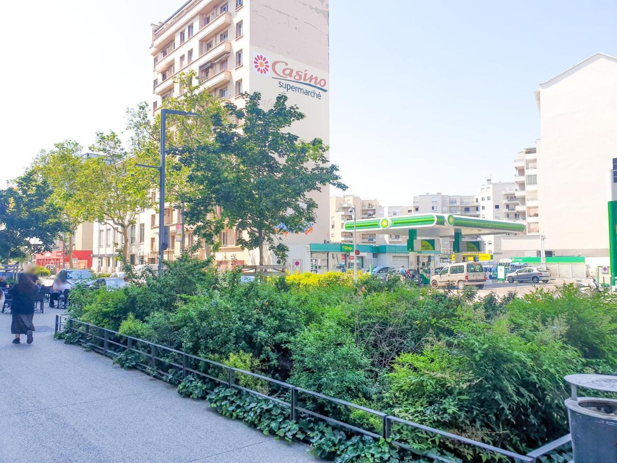 Paisible Et Spacieux Au Calme Proche Metro Limitrophe De Lyon Apartment