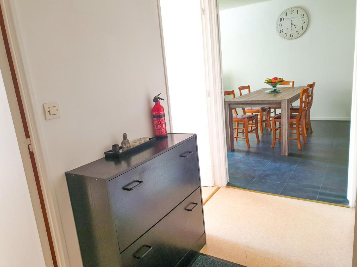 Paisible Et Spacieux Au Calme Proche Metro Limitrophe De Lyon Appartement