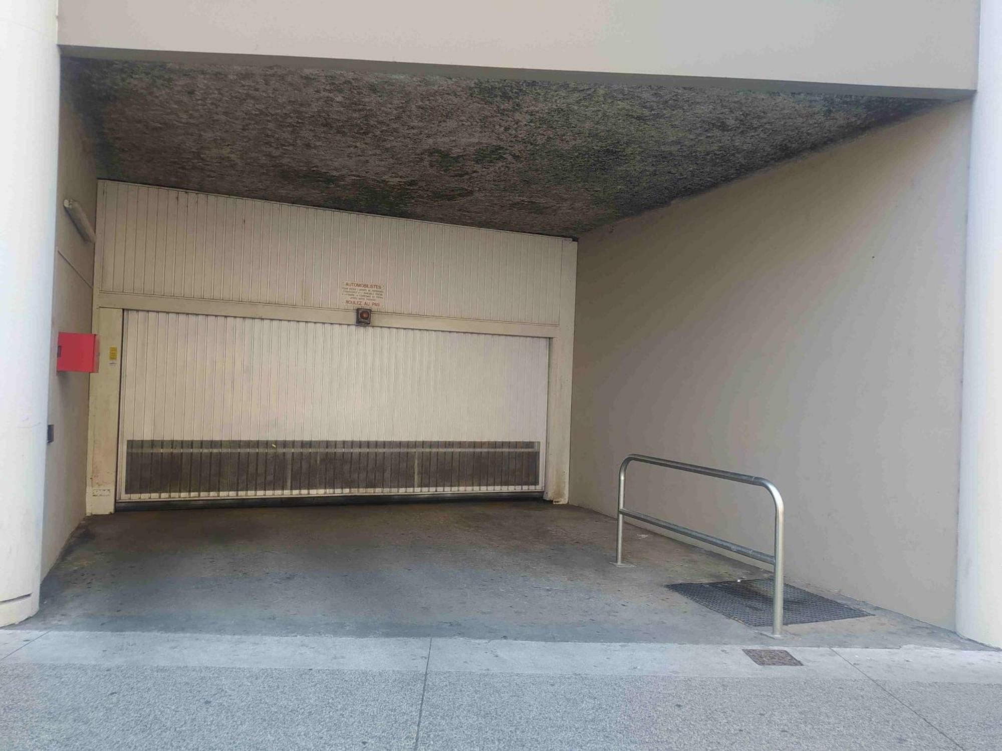 Paisible Et Spacieux Au Calme Proche Metro Limitrophe De Lyon Apartment *